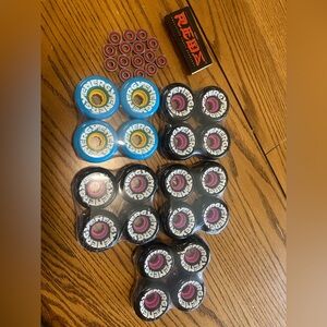 Energy Roller Skate Wheels Bundle in Blue & Black with Red Bearings